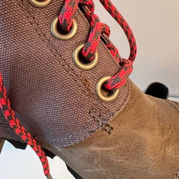 Brown Leather Boots with Pink Laces - Picture 6 of 9